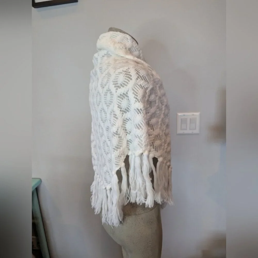 Vintage 60s Mid Century Bohemian White Fringe Shawl Made In Japan